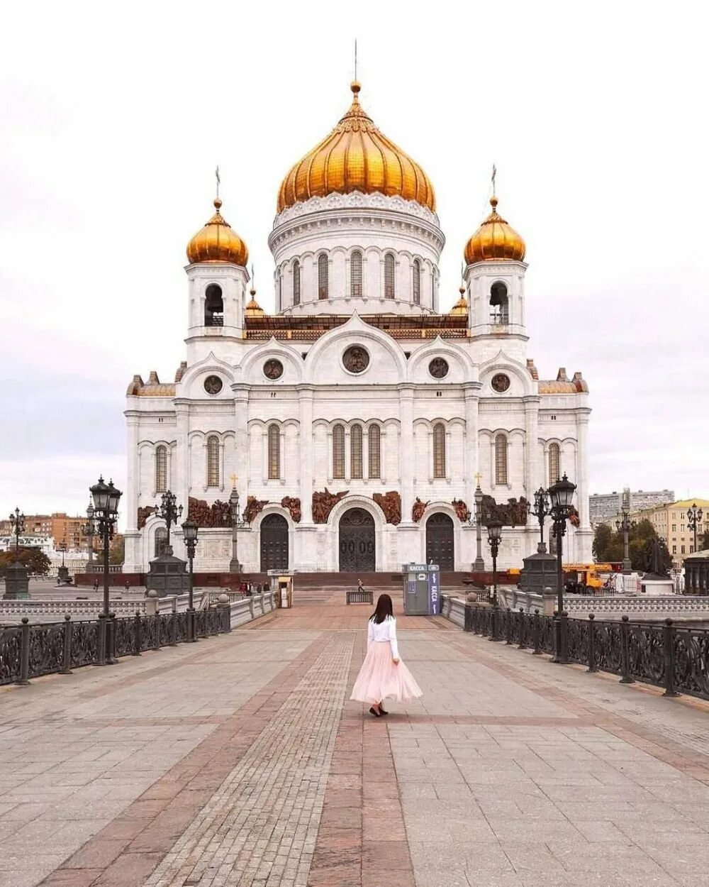 Какие храмы посетить в москве. Церковь храм христа спасителя москва. ххс храм христа спасителя. преображенская церковь храма христа спасителя. преображенская церковь в храме христа спасителя в москве.