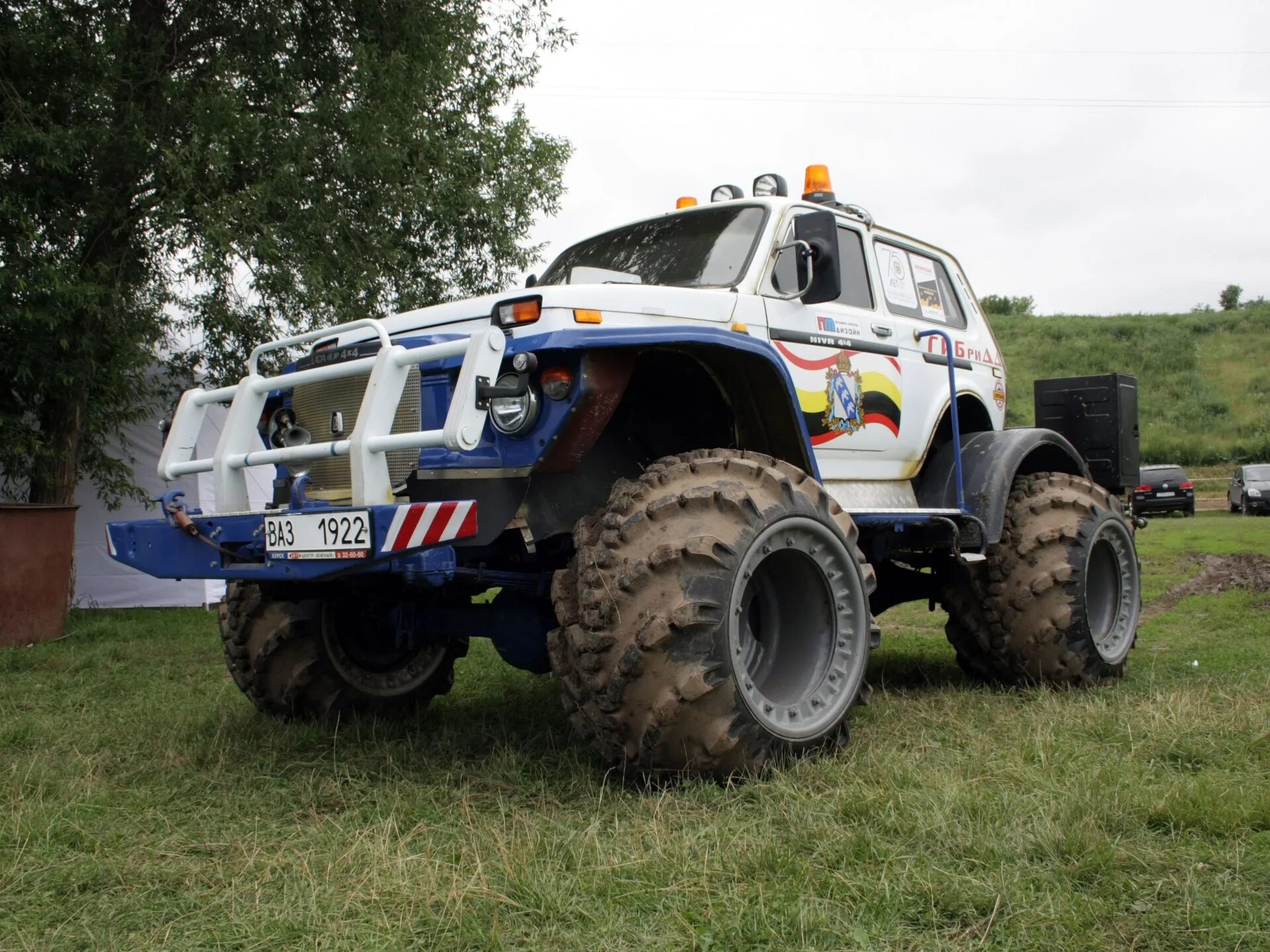 Купить машину кросс. Кроссовый автомобиль. Кроссовая машина. Авто Cross. Авто для кросса 5 букв.