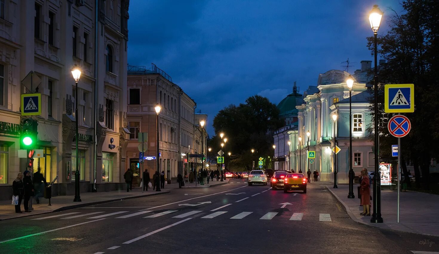 Покровка москва. Улица Покровка. Ул Покровка Москва. Покровская улица Москва. Покровская улица Нижний Новгород ночью.