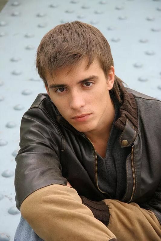 мужчина россиянин. стас бондаренко. обычный парень. русское лицо мужское. майкл фитт модель.