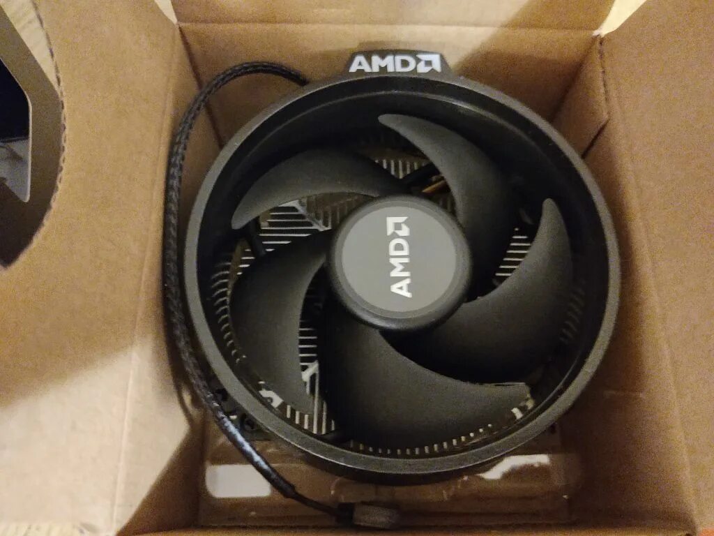 Лучший кулер для ryzen 5 5600x. Кулер бокс к5 5600g. кулер для ryzen 5 xilence. amd ryzen 5 5600g фото. оригинал процессора amd ryzen 5 5600g.