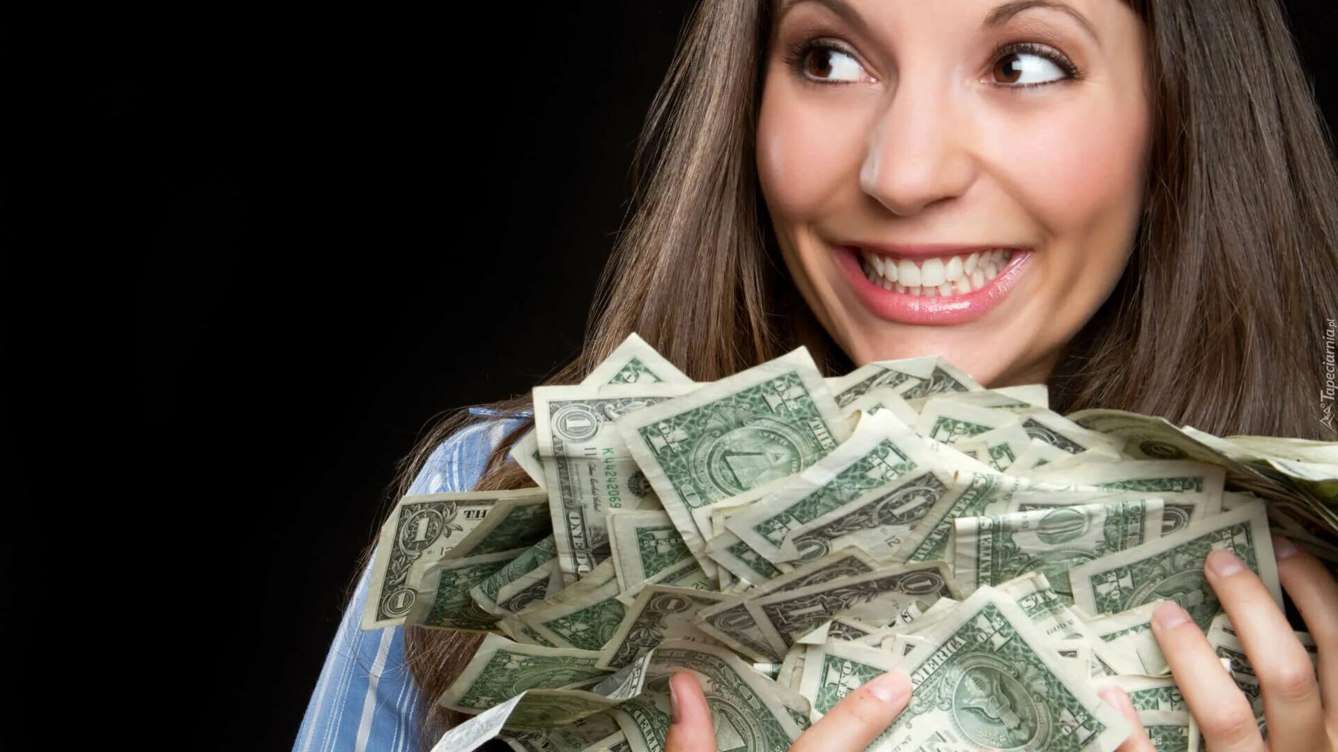 Радостный парень с деньгами. Заработок в интернете. Тренинг деньги. Зарабатывать деньги. Богатая женщина.