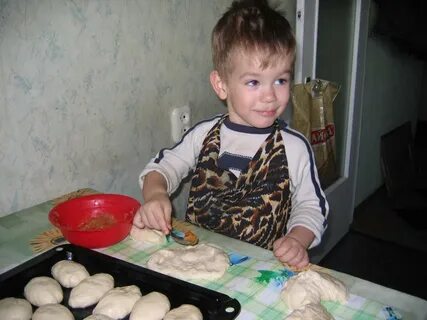 Я пеку пирожки для мамочки