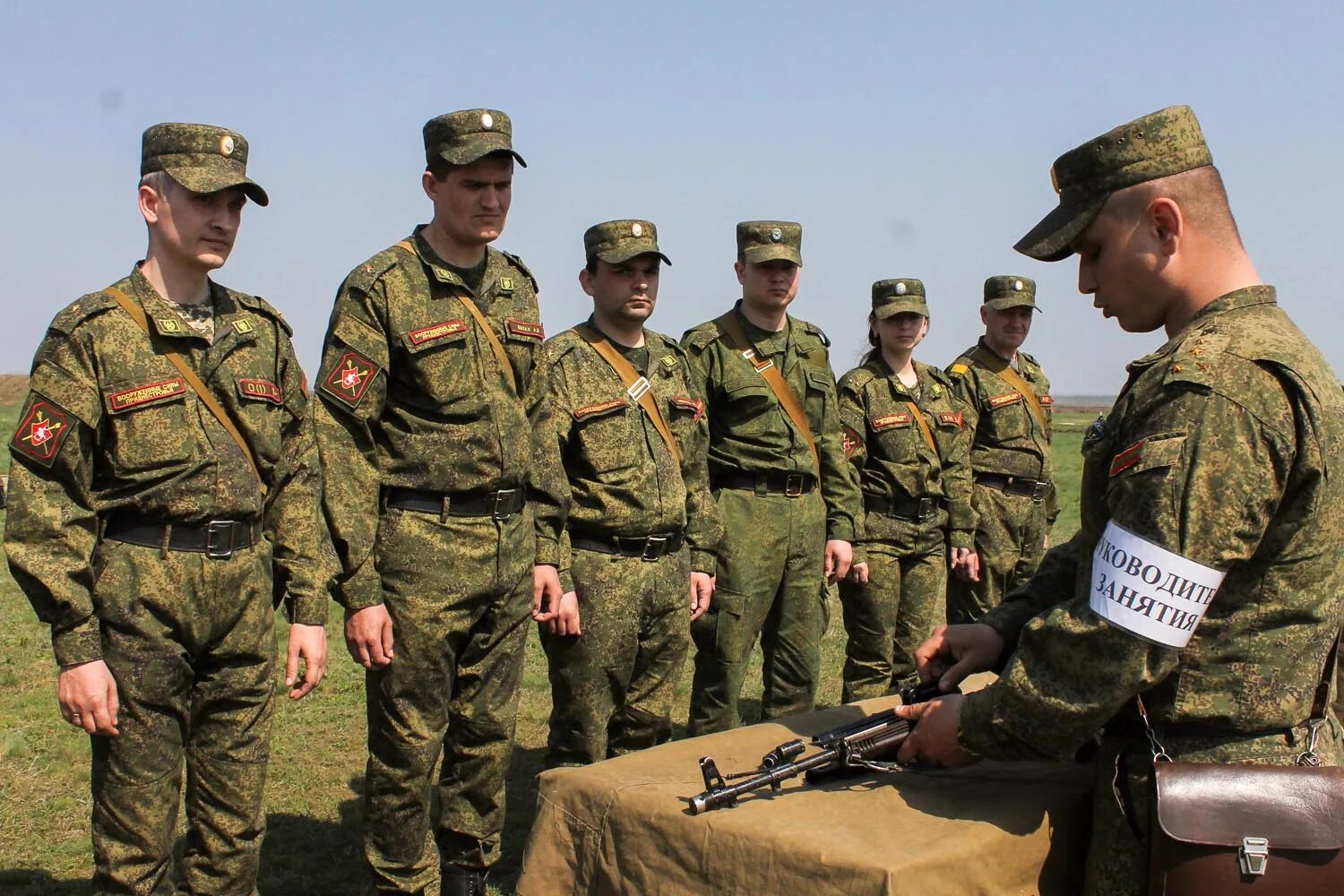 Военнослужащий вс РФ. Военная форма сухопутных войск. Занятия по боевой подготовке. Военная армия России.