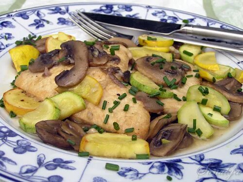 Арборио фрикасе. Курица с зеленым соусом. Куриная грудка с зелёным соусом. Куриная грудка тандури. Куриные голени тушеные.