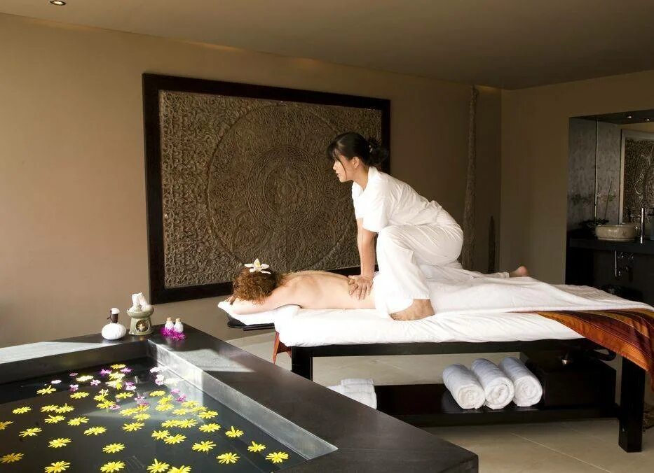 Thai Thai массажный салон. Thai Spa Ереван. Спа салон. Массажная комната. Реальная камера массажном