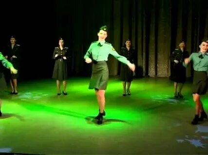 Женщины погонах песни