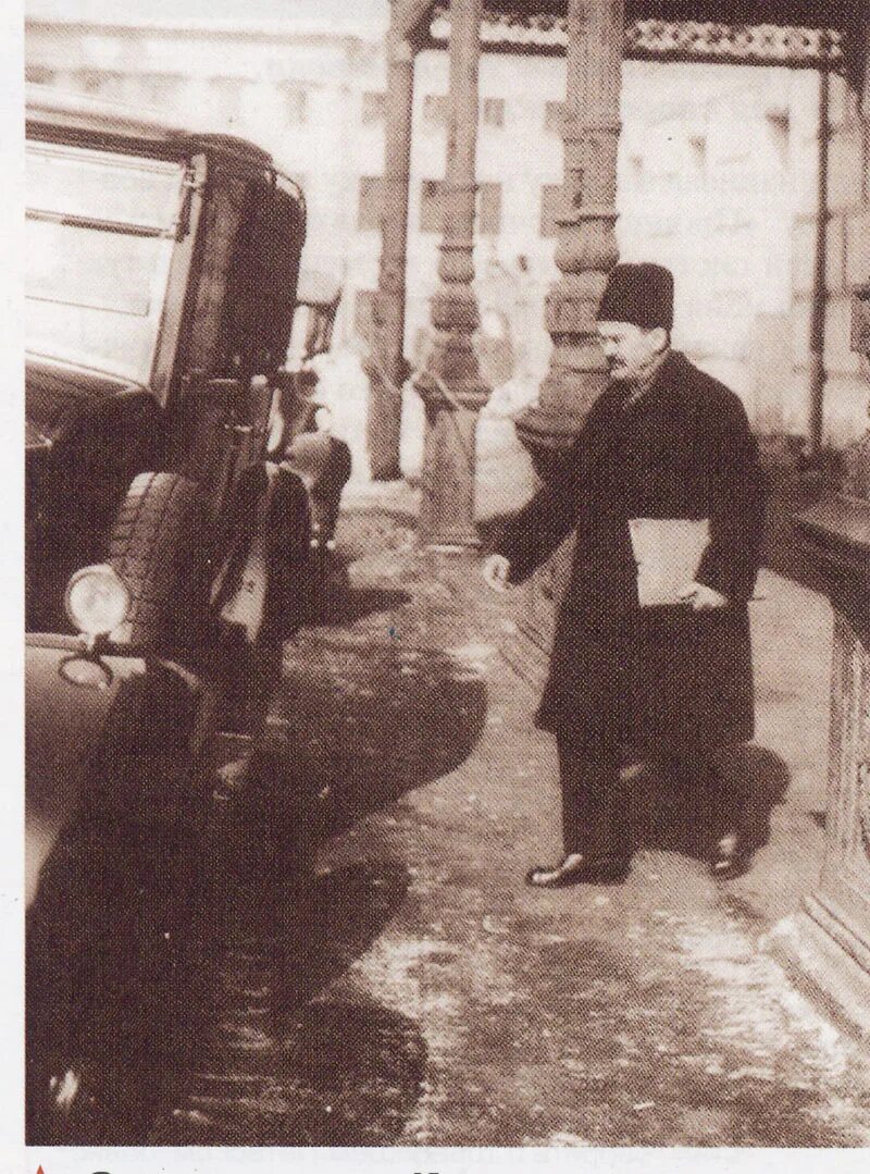 Шофёр ленина степан гиль. Шофёр ленина степан гиль. Гиль степан казимирович. Гиль водитель ленина. Гиль степан казимирович.