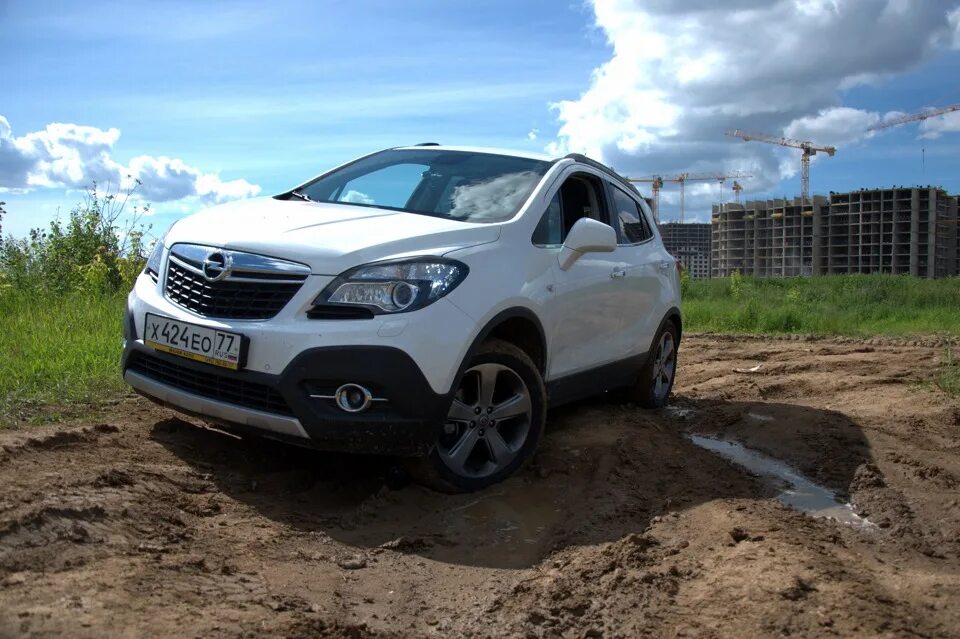 Opel полный привод. Опель Мока полный привод. Opel Mokka полный привод. Опель Мокка 2013 года полноприводный. Опель Мокка полный привод 1600-900.