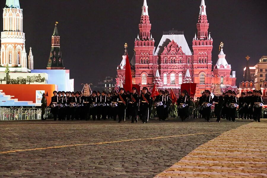 Kremlin 9. Московский Кремль парад Победы. Парад на красной площади 9 мая 2015 года. Кремль 9 Москва. Москва Кремль красная площадь парад.