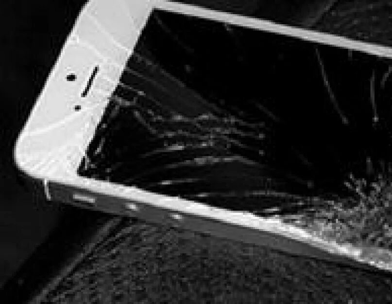 Разбил телефон. Разбитый экран телефона во сне. Телефон падает. Сломанный напополам телефон.