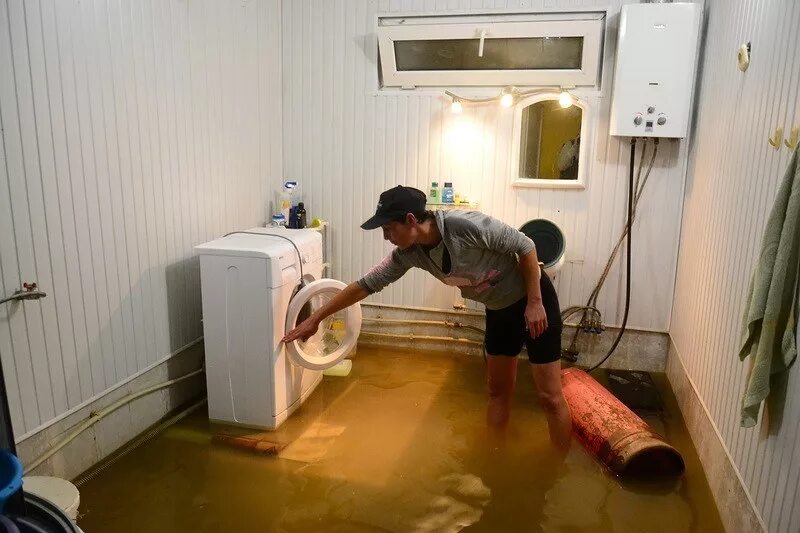 Вода через соседей