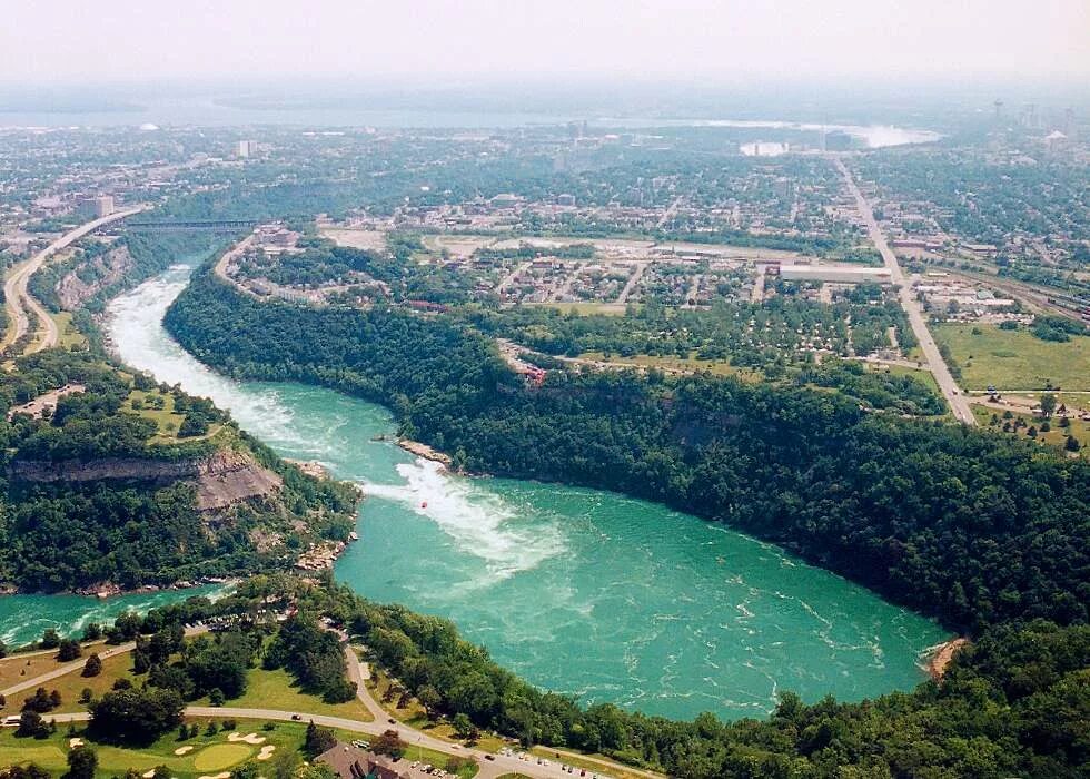 Какие 2 озера соединяет река ниагара. Озеро ниагара. ниагарский водоворот. niagara selalesi. niagara chisinau.