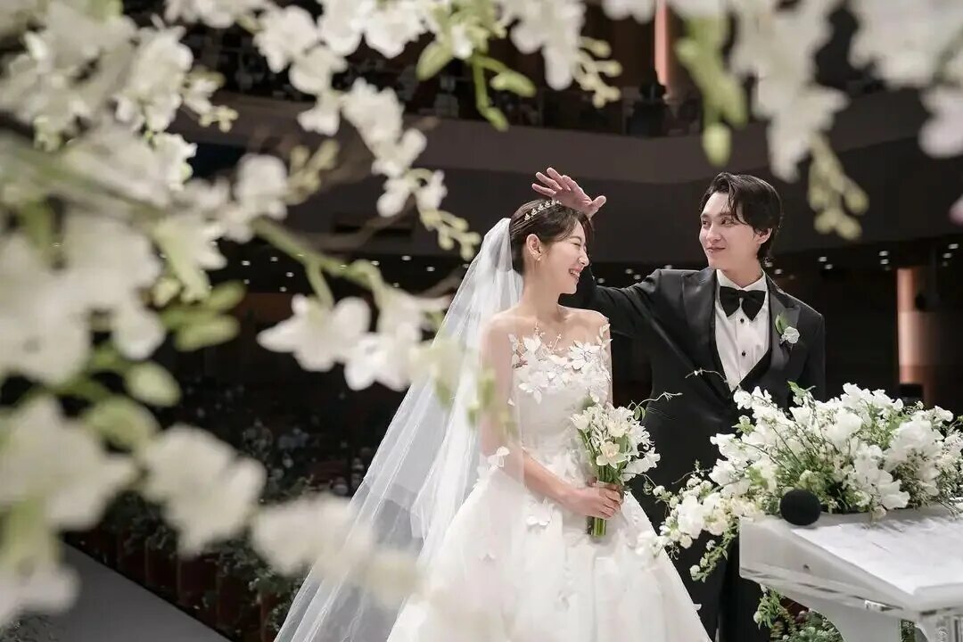 Свадьба джуны. Пак ши Хен свадьба. Park Shin Hye Wedding. Пак син Хе свадьба 2022. Чхве Тхэ-Джун и пак шин Хе свадьба.