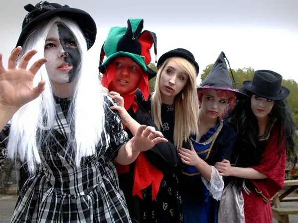 Хэллоуинский конкурс. Прикольные конкурсы на хэллоуин. Хэллоуинские конкурсы. Конкурсы на хэллоуин. Хэллоуин афиша.