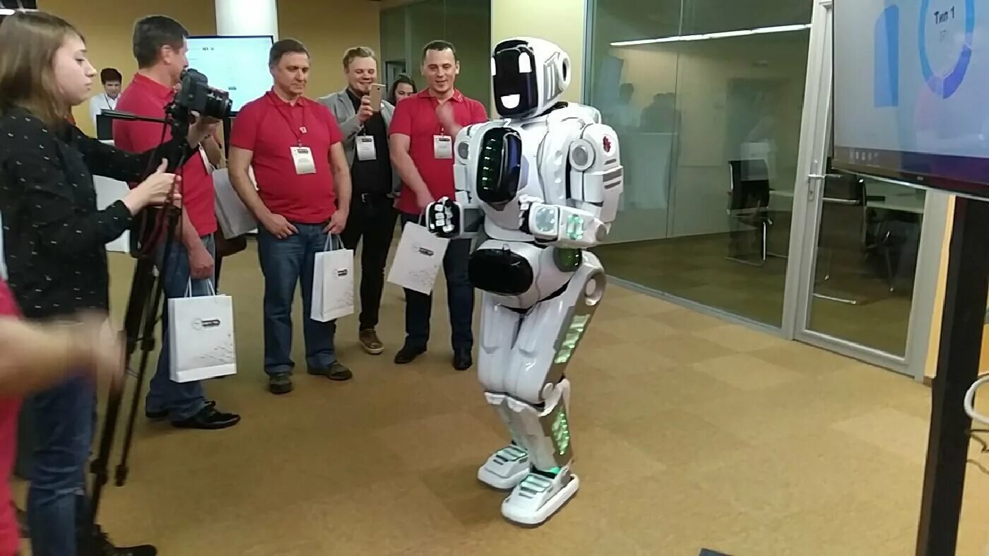 Робот оказался. Русский робот борис. Робот алеша сколково. Робот борис россия 24. Робот оказался.