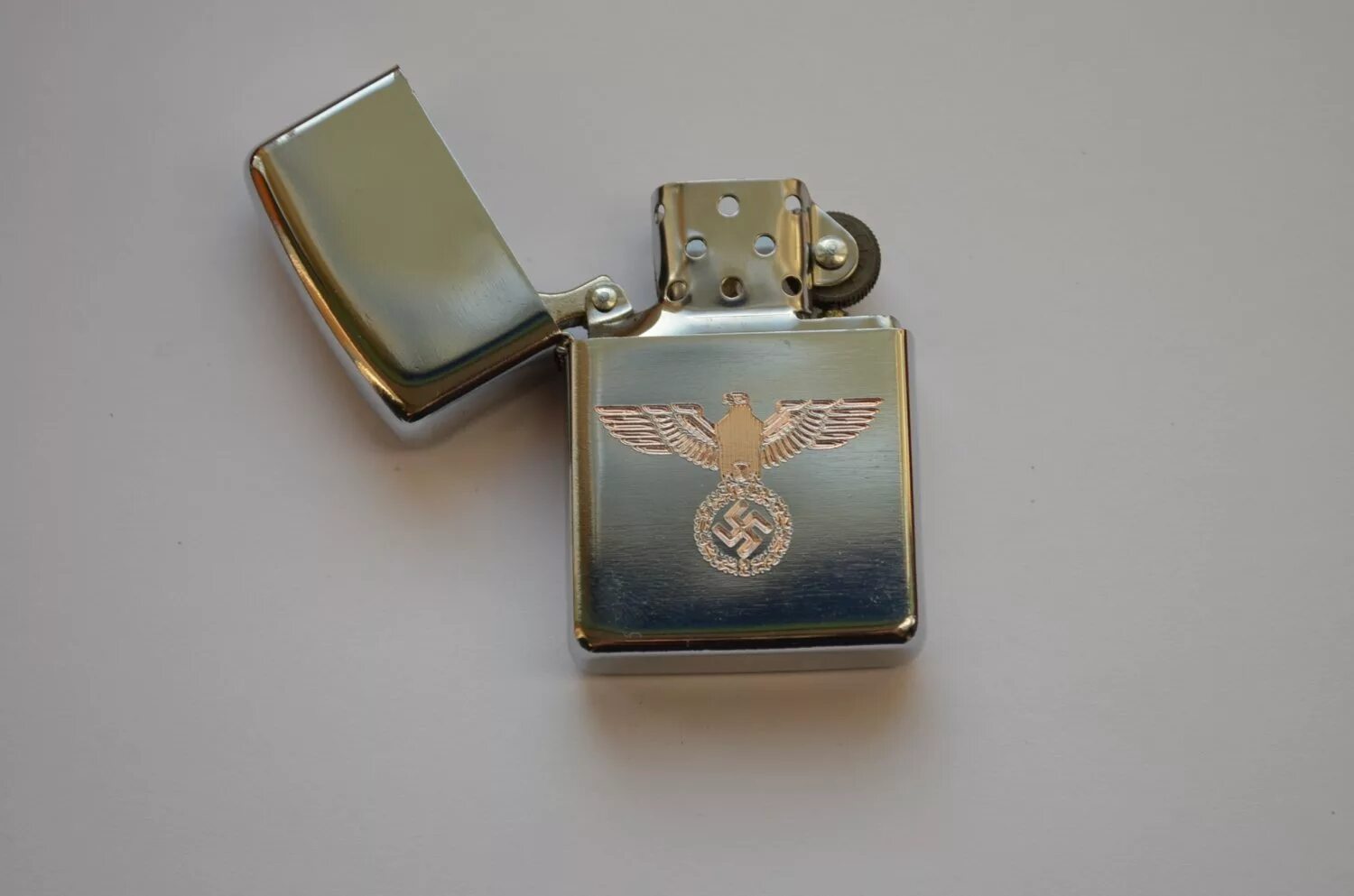 Зажигалка зиппо 3 рейха. Зажигалка Ваффен СС Zippo Вермахт. .Зажигалка.СС зажигалка СС . 3 Рейх. Zippo зажигалка Вермахт.