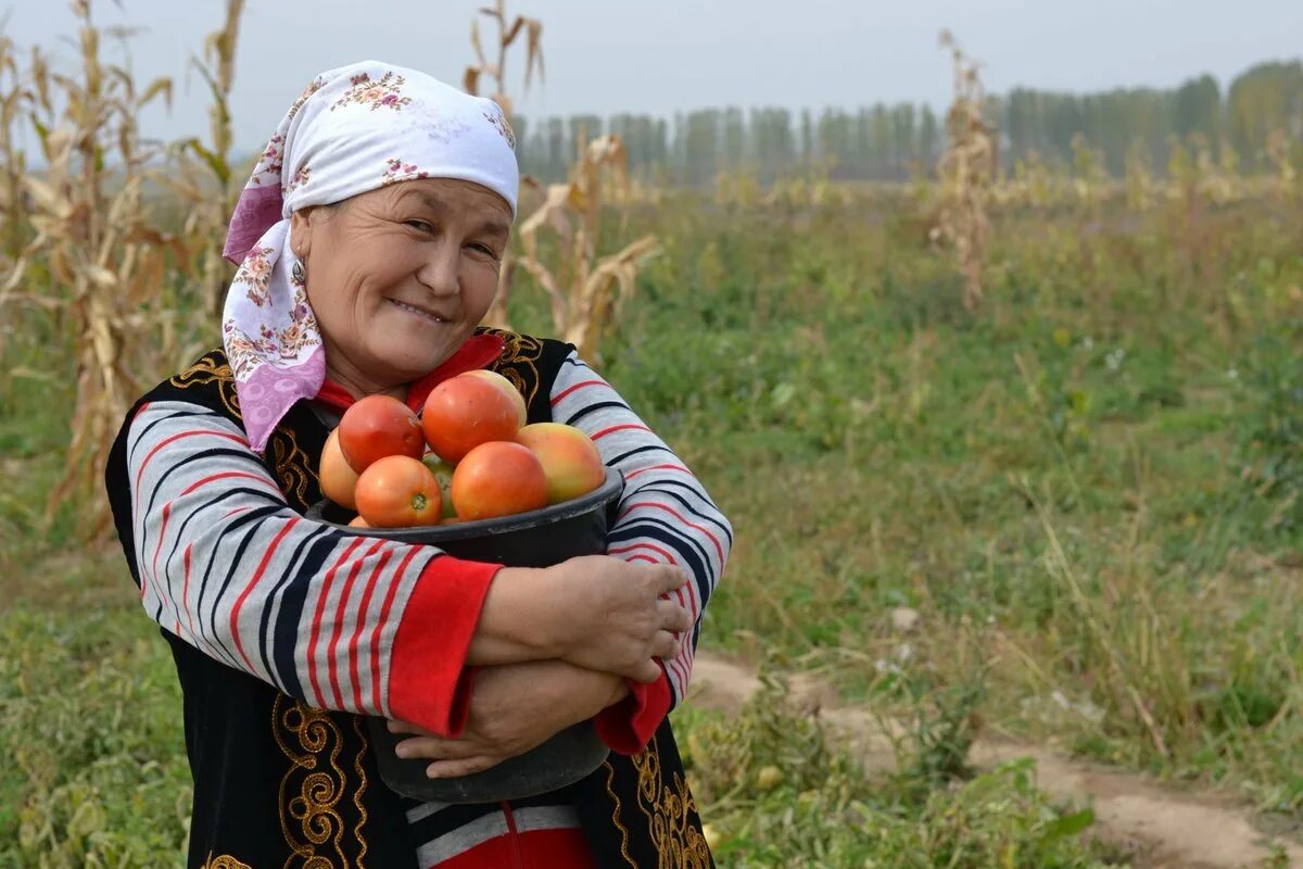 Сельские женщины. Женщины в сельской местности. Деревенские женщины. Обычные сельские женщины.