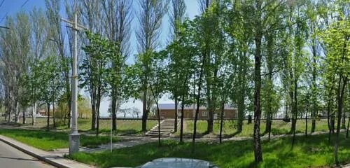 Приморский бульвар мариуполь. Мариуполь приморский бульвар. мариуполь морской бульвар. мариуполь комсомольский бульвар сейчас. приморский бульвар 17 мариуполь.