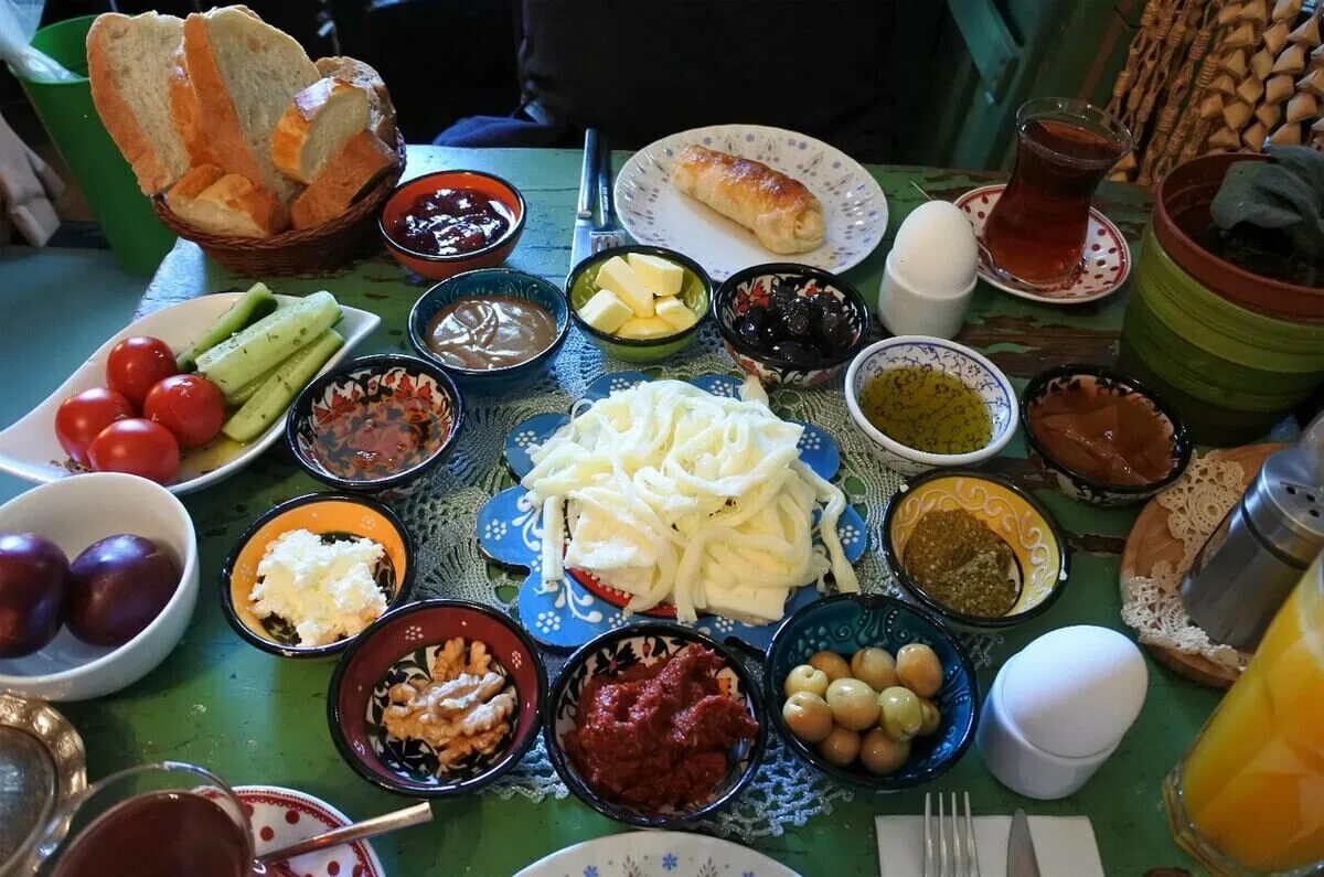 Вкусно и недорого поесть в стамбуле. Стамбул еда. турция стамбул еда. турецкая уличная еда в стамбуле. стамбул еда фото.