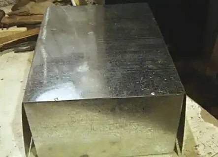 Из жести сделан бак