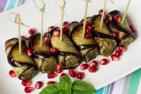 Баклажаны с орехами и зеленью