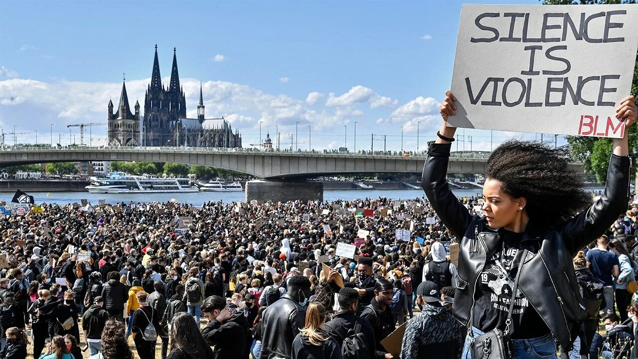 Protest against. Black Lives matter protests George Floyd. Протесты Блэк лайвс Мэттер. Протесты в Германии. Blm протесты.