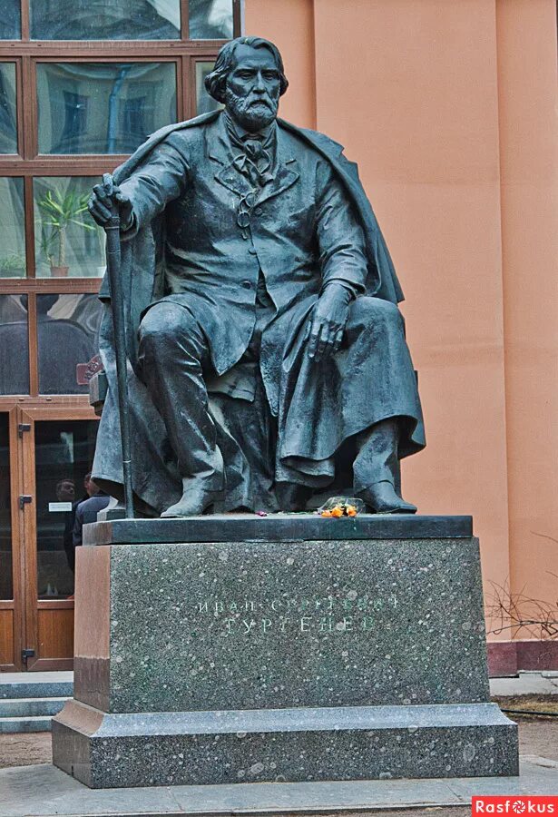 Памятники знаменитым писателям. Памятник даниилу гранину в санкт-петербурге. Памятники знаменитым писателям. Памятник льву толстому на поварской. Памятники знаменитым писателям.