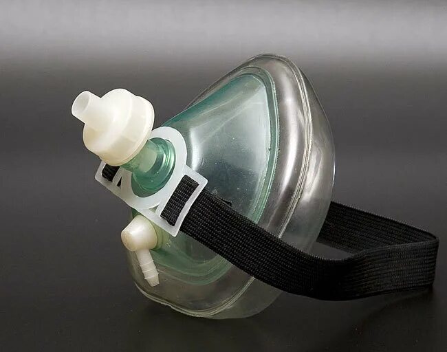 Клапан для искусственного дыхания. Клапан для ИВЛ. Маска для искусственного дыхания. Кислородная маска с клапаном. Маска для искусственного дыхания с клапаном.