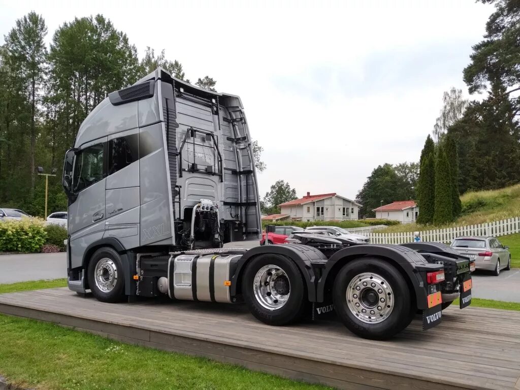 Volvo fh sanax. Volvo FH 750 XXL. Вольво fh16 750 седельный тягач. Вольво fh16 2021. Вольво fh16 750 2021.