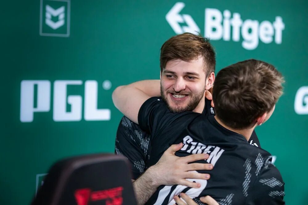 Футболисты 4 человека. Team Spirit HLTV. Team Spirit победители. Team Spirit баннер. Team spirit astralis