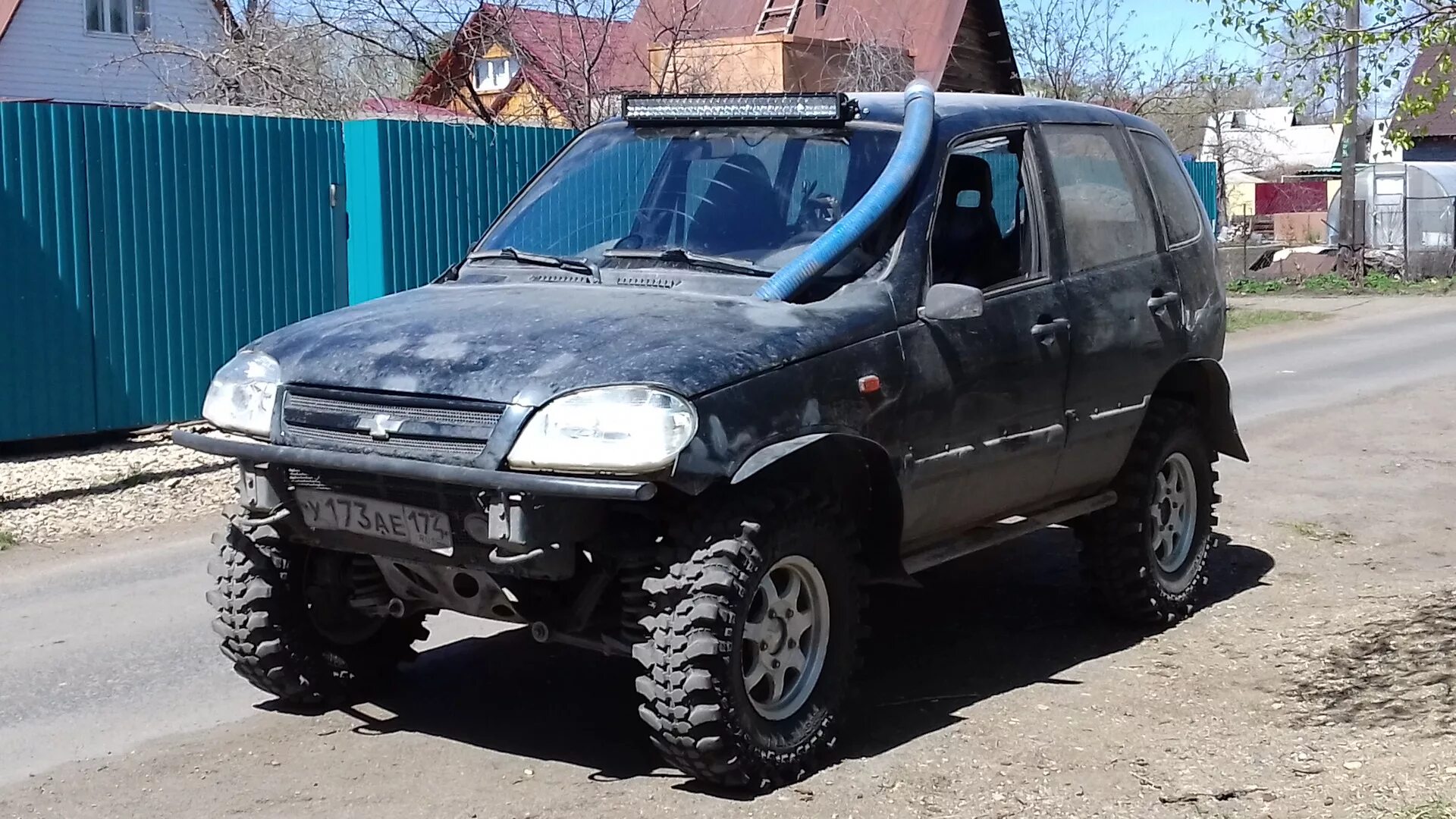 Chevrolet Niva 31 колеса. Шевроле Нива на 31 колесах. Нива Шевроле тр1. Шевроле Нива на 33 колесах.