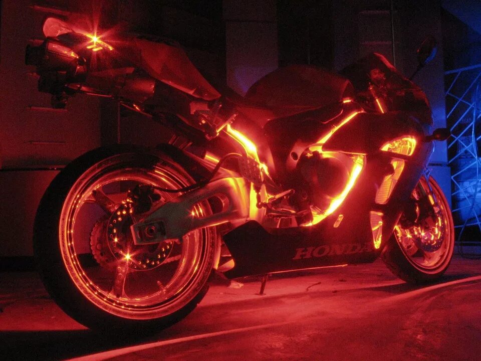Мотоцикл светятся. Светящиеся мотоциклы. Мотоцикл с неоновой подсветкой. Крутые мотоциклы. Спортбайк с подсветкой.