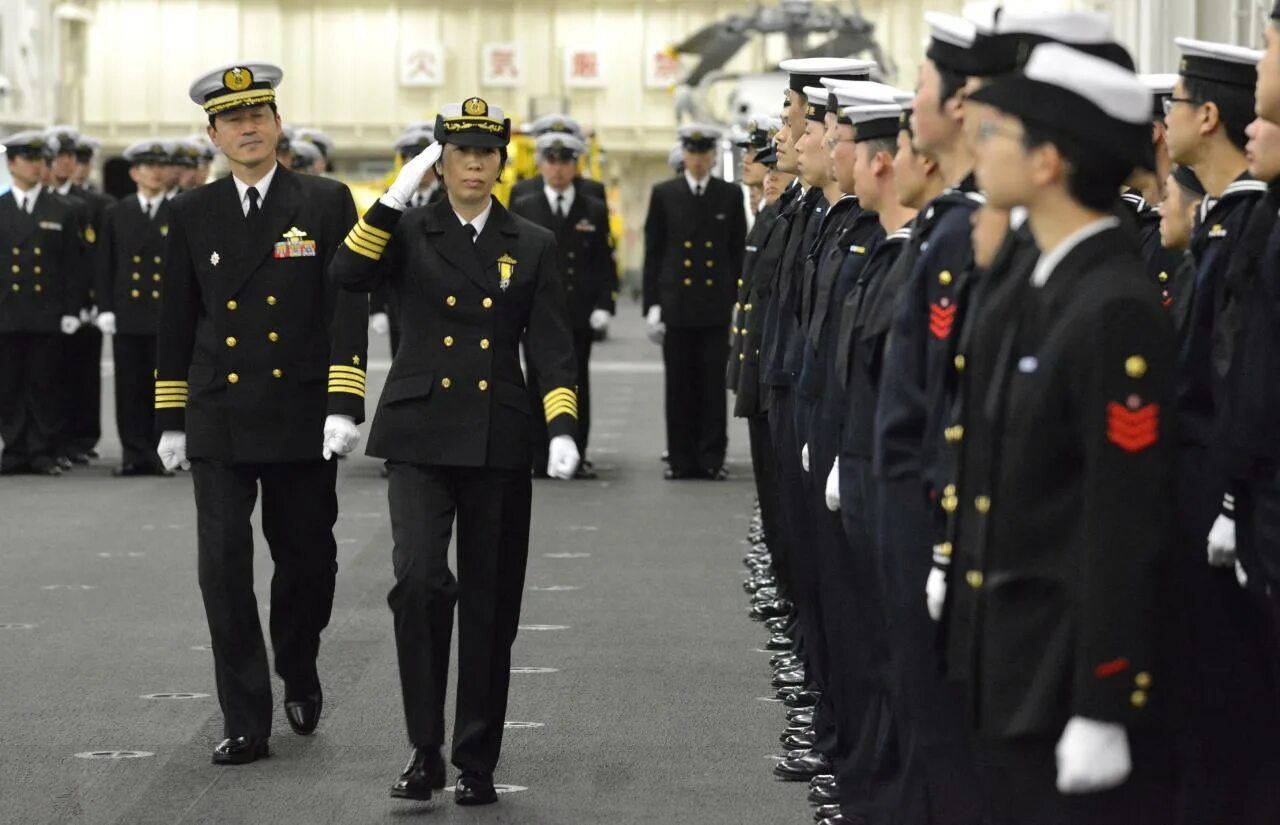 Форма военно морского флота Японии. Японская военно морская форма. Морской офицер Японии. Форма ВМФ Японии.