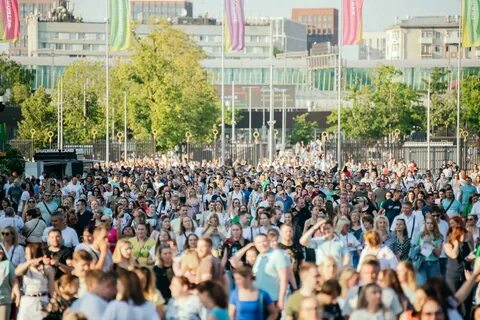 Лужники 2023 руки вверх сколько людей было