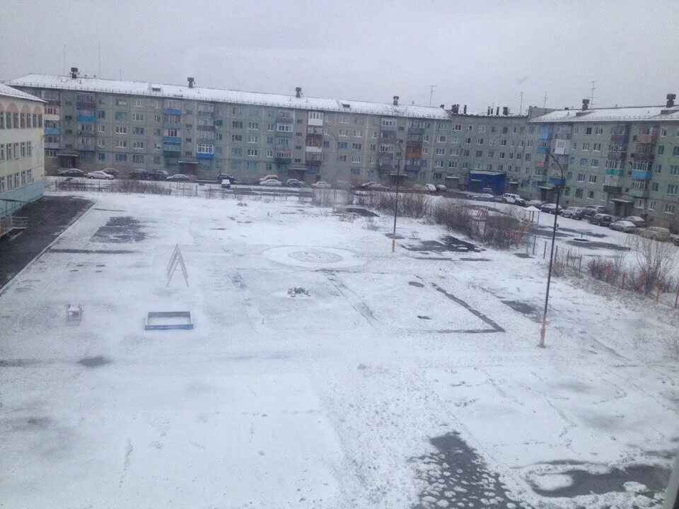 Где выпал снег в россии сегодня. Воркута снег летом. Выпал снег в Воркуте. Воркута июнь снег. Воркутинская 11.