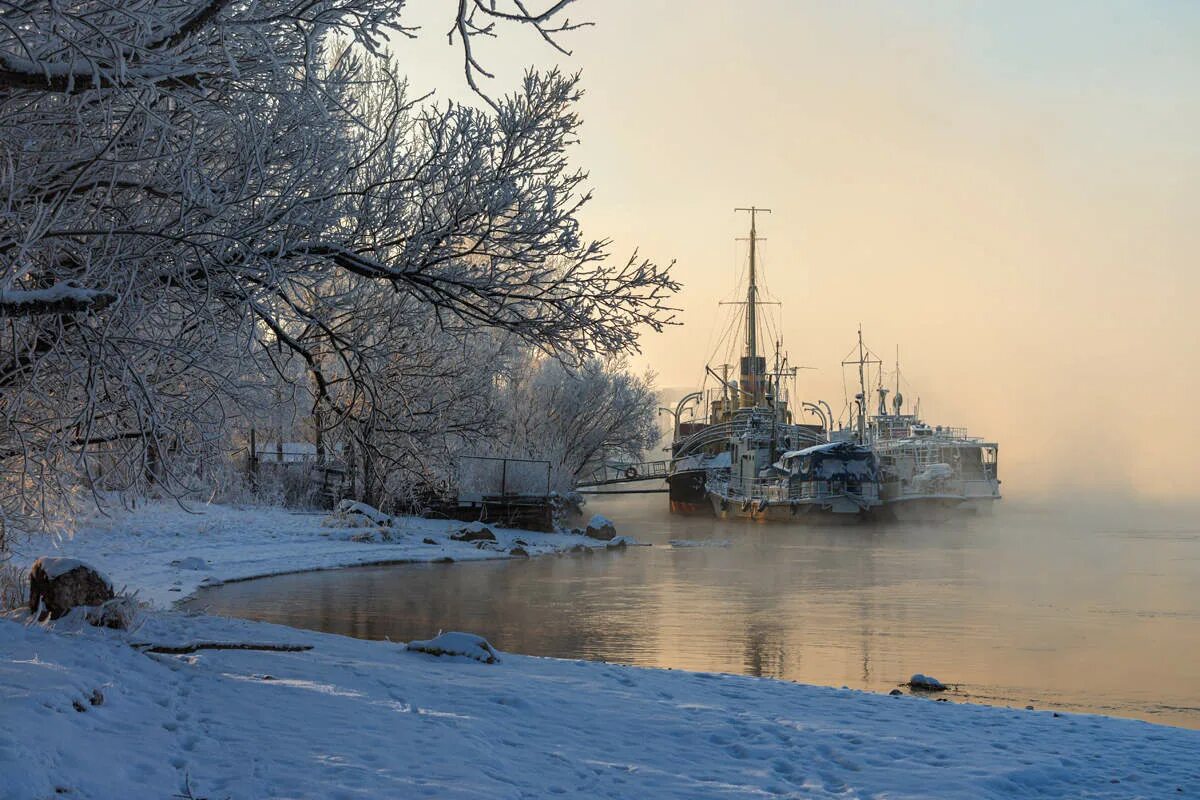 Енисей зимой в Красноярске. Река Енисей зимой. Верхний Енисей зимой. Енисей река зима. Красноярск сильные морозы