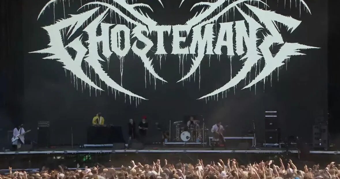 2000 rounds. GHOSTEMANE Lollapalooza 2019. Гостмейн 2022 концерт. GHOSTEMANE Live Moscow 2019. GHOSTEMANE 2022.