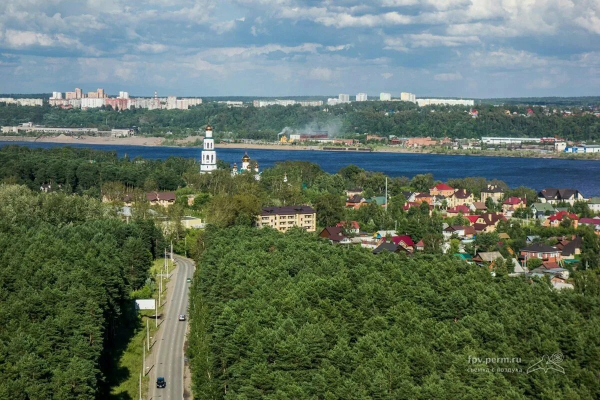 Г курья. Богоявленский мужской монастырь Пермь. Верхняя Курья Пермь. Верхняя Курья мужской монастырь Пермь вид сверху. Пермь вид сверху.