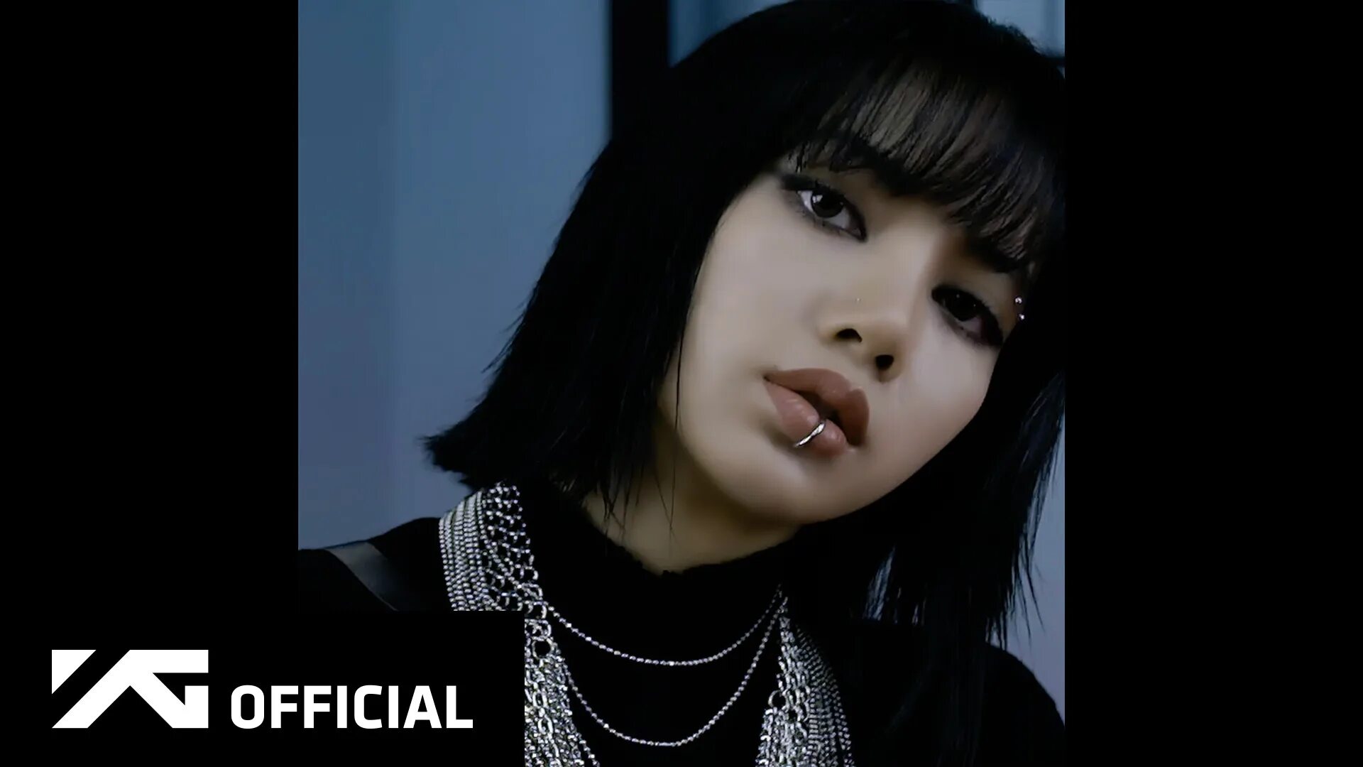 Блэк лайк. Lisa blackpink. lisa blackpink 2025 с чёрными волосами. лиса блэк пинк 2025 how you like that. lisa blackpink 2025 how you like that тизер.