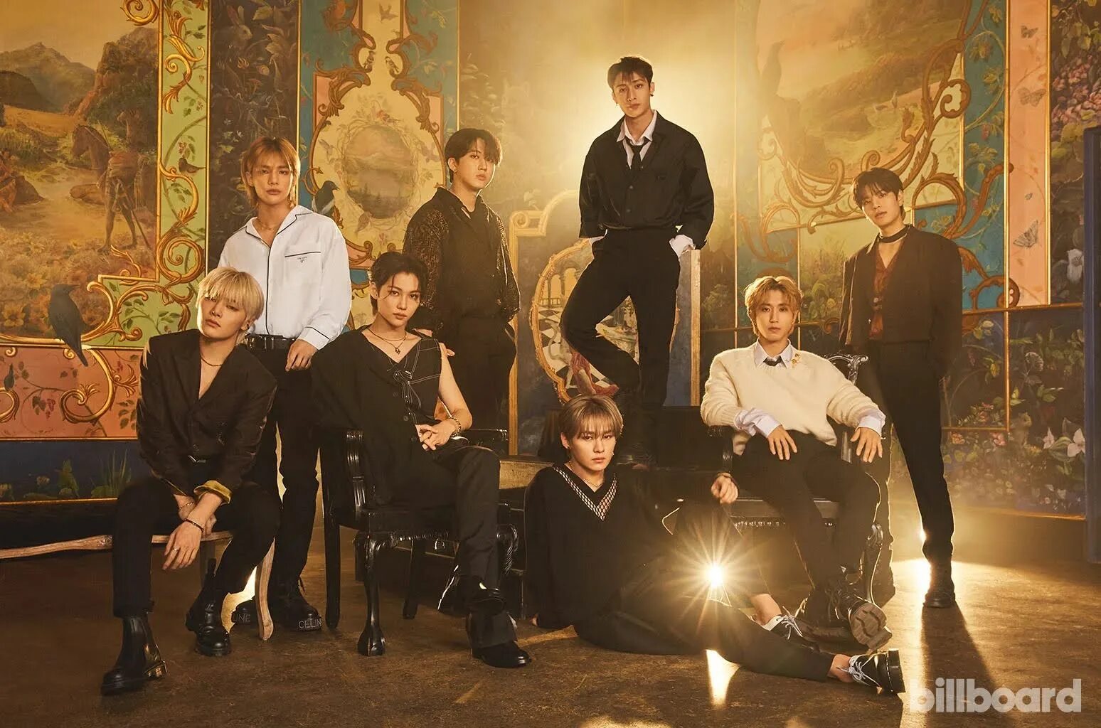 Stray kids la la la. Stray kids la la la. Stray kids la la la. Stray kids костюмы концерт. Stray kids участники 2022.