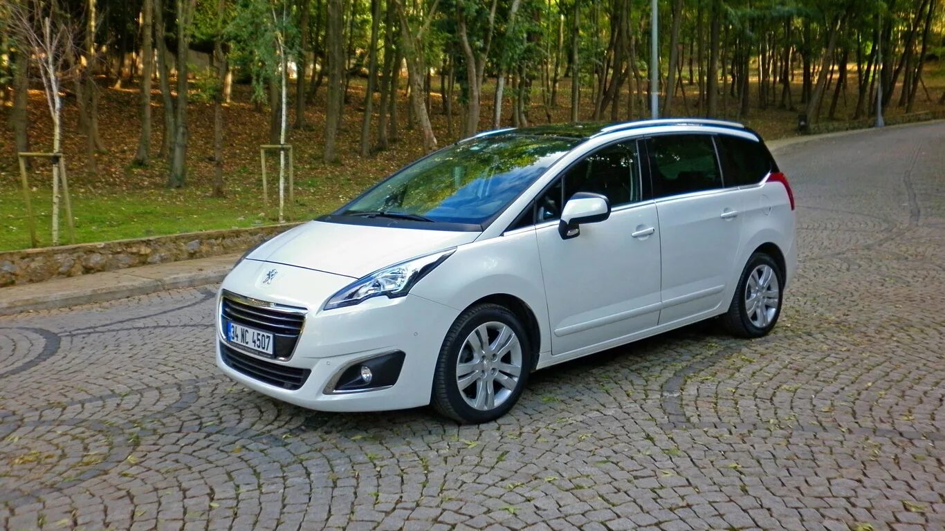 Пежо 5008 белоруссия. Peugeot 5008. Пежо 5008 белоруссия. Пежо 5008 дизель отзывы. Peugeot 5008 2013.