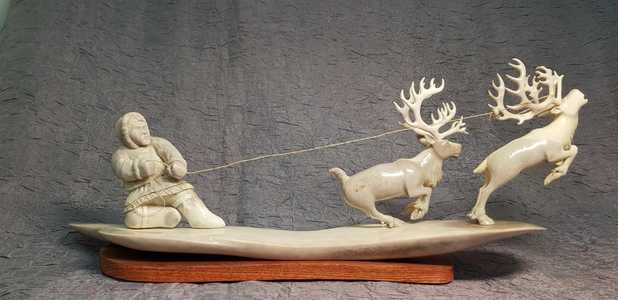 Резьба по кости народов севера холмогоры. Якутский косторезный промысел. Ямальская резная кость. Чукотско-эскимосская резьба по кости. Ямало-ненецкий ао (ямальская резная кость);.