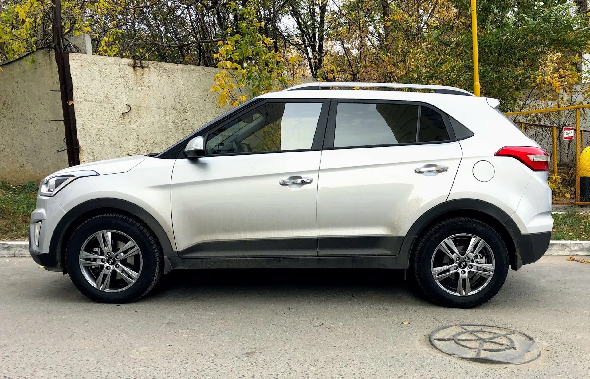 Колеса на hyundai creta. Колеса Hyundai Creta r16. Hyundai Creta r17. Диски Hyundai Creta r17. Hyundai Creta колеса r17.