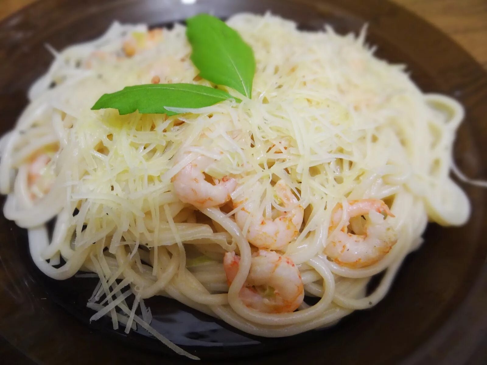 Вок фунчоза с морепродуктами. Фунчоза с сливками. Фунчоза с курицей и грибами в сливочном соусе. Фунчоза. Фунчоза.