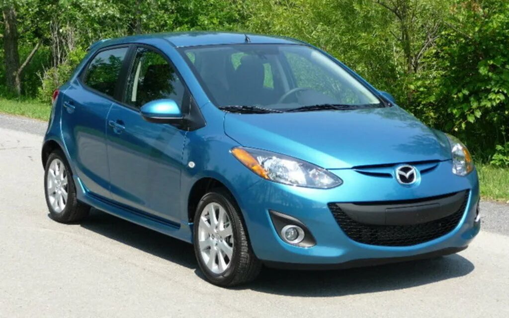 Мазда 2 механика. Mazda 2. Мазда 2 2011 года. Mazda 2 2010. Mazda 2 2012.