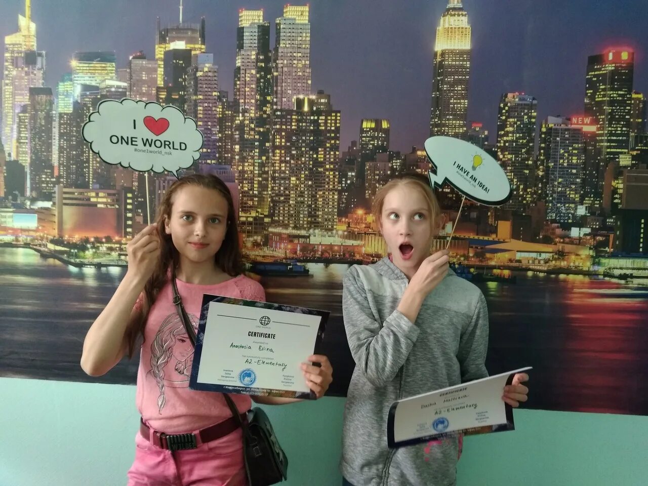 One world one language. Основатель world school by julia vorontsova лицензия.