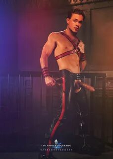 gay celebrity porn on Twitter: "Dacre Montgomery porn https://t.co/2DO...