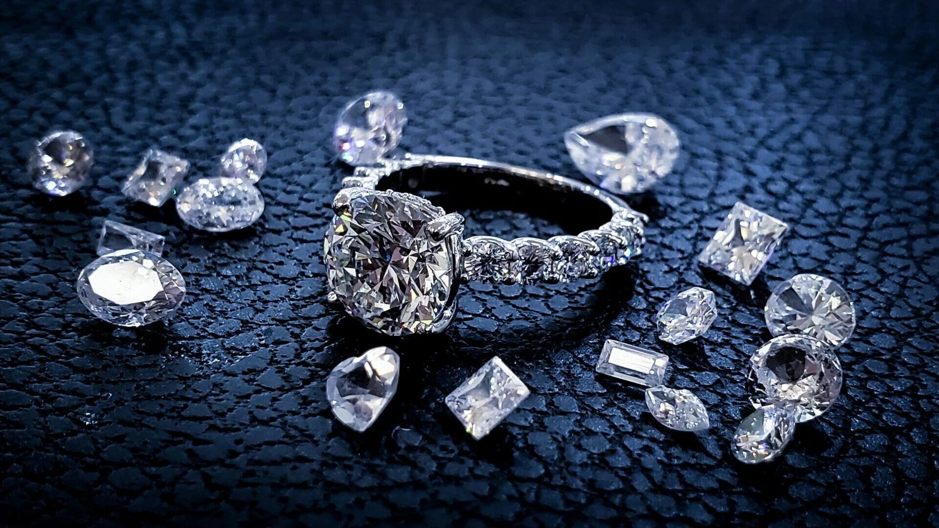 Инвестирование в драгоценности first class diamonds. Даймонд джевелери. Бриллиантовые украшения. Бриллианты фон. Инвестиции в бриллианты.