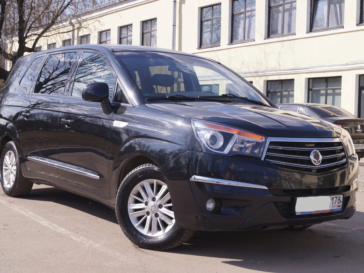 Санг енг ставик купить. SSANGYONG Stavic. ССАНГЙОНГ Ставик 2014. SSANGYONG минивэн Stavic. SSANGYONG Stavic 2013-2019.